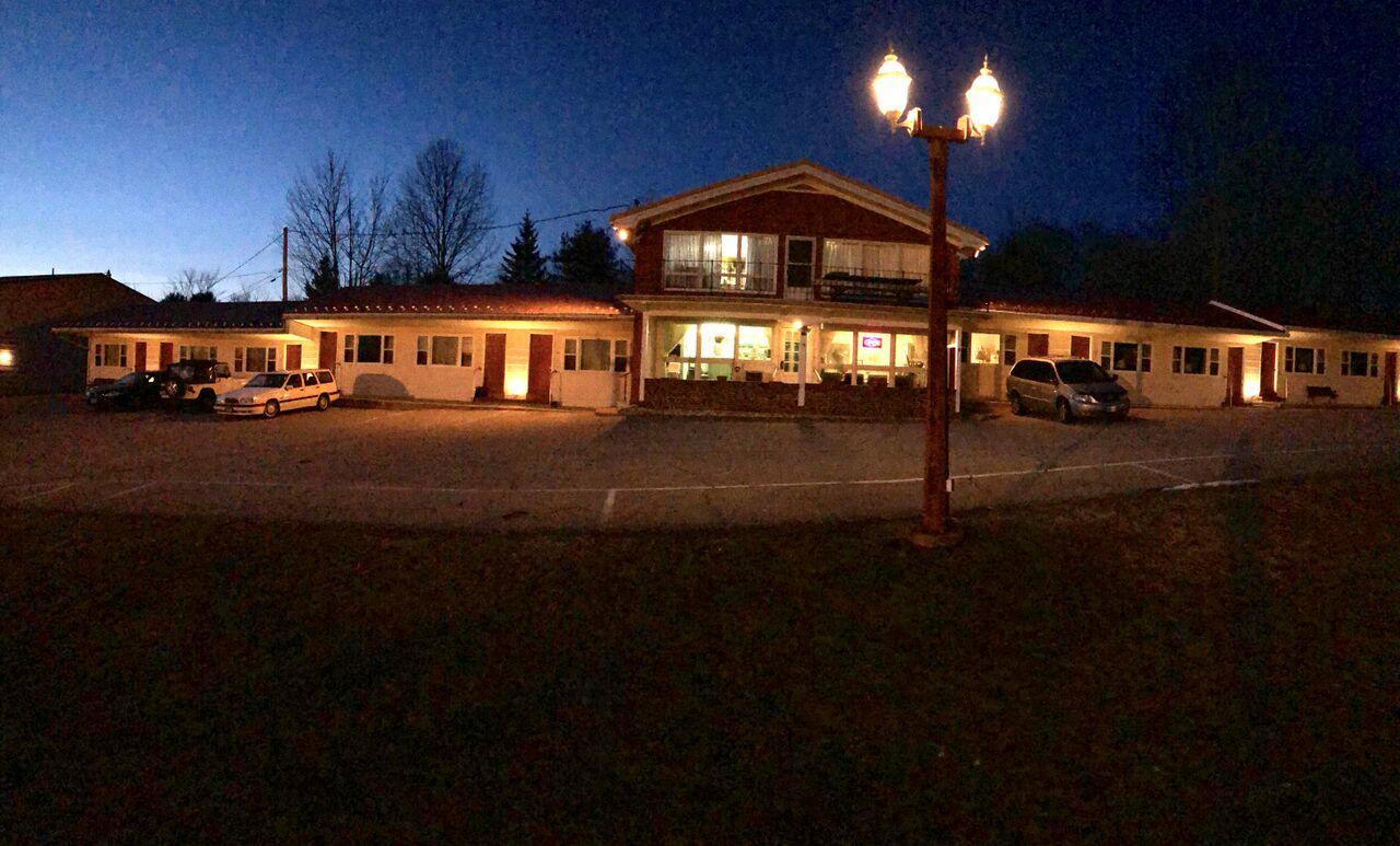 Spring Fountain Motel Bucksport Exterior photo